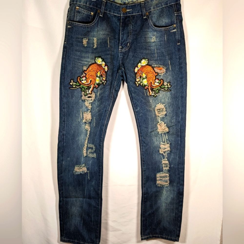 Men's Fashion Jeans With Floral Tiger Patching And Distressing Size 36
